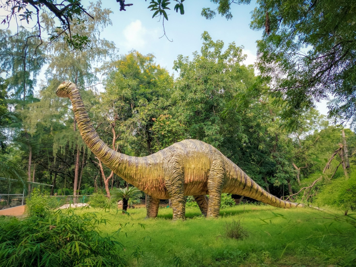 Exploring Dinosaurs and Survival in Ark